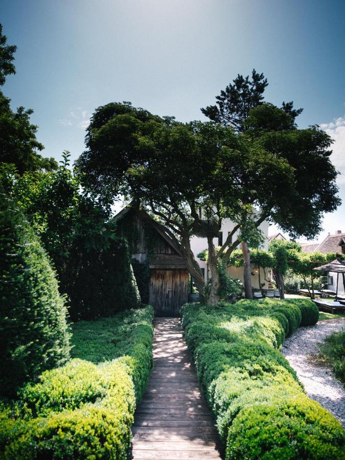 Relais & Chateaux Taubenkobel Schützen am Gebirge エクステリア 写真